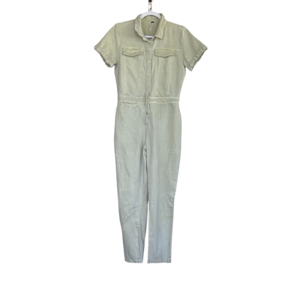 YFB Young Fabulous & Broke
Green Jumpsuit With Elastic Waist & Pockets Size S